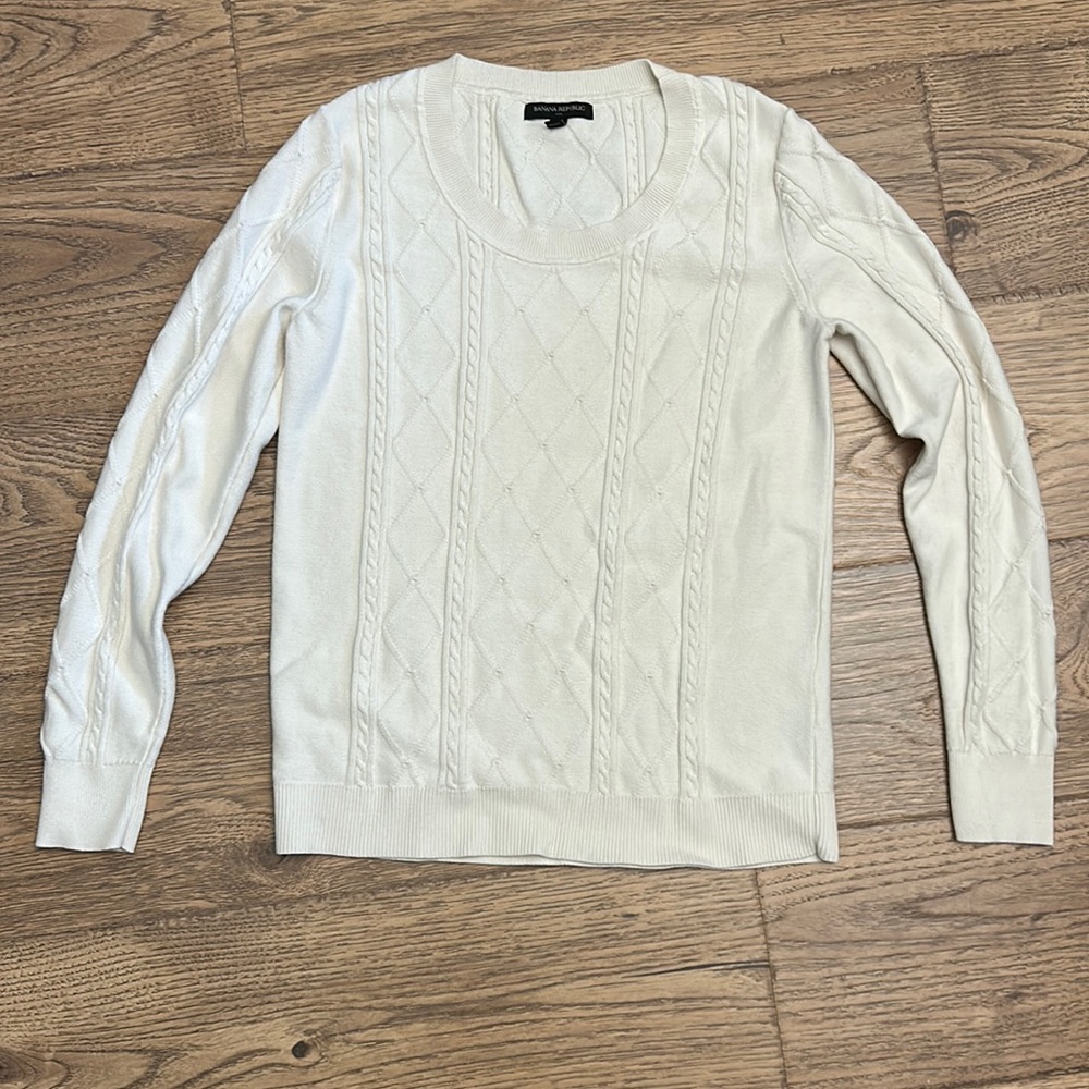 Banana Republic sweater - size medium